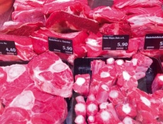 Германия обсуждает возможное повышение цен на мясо